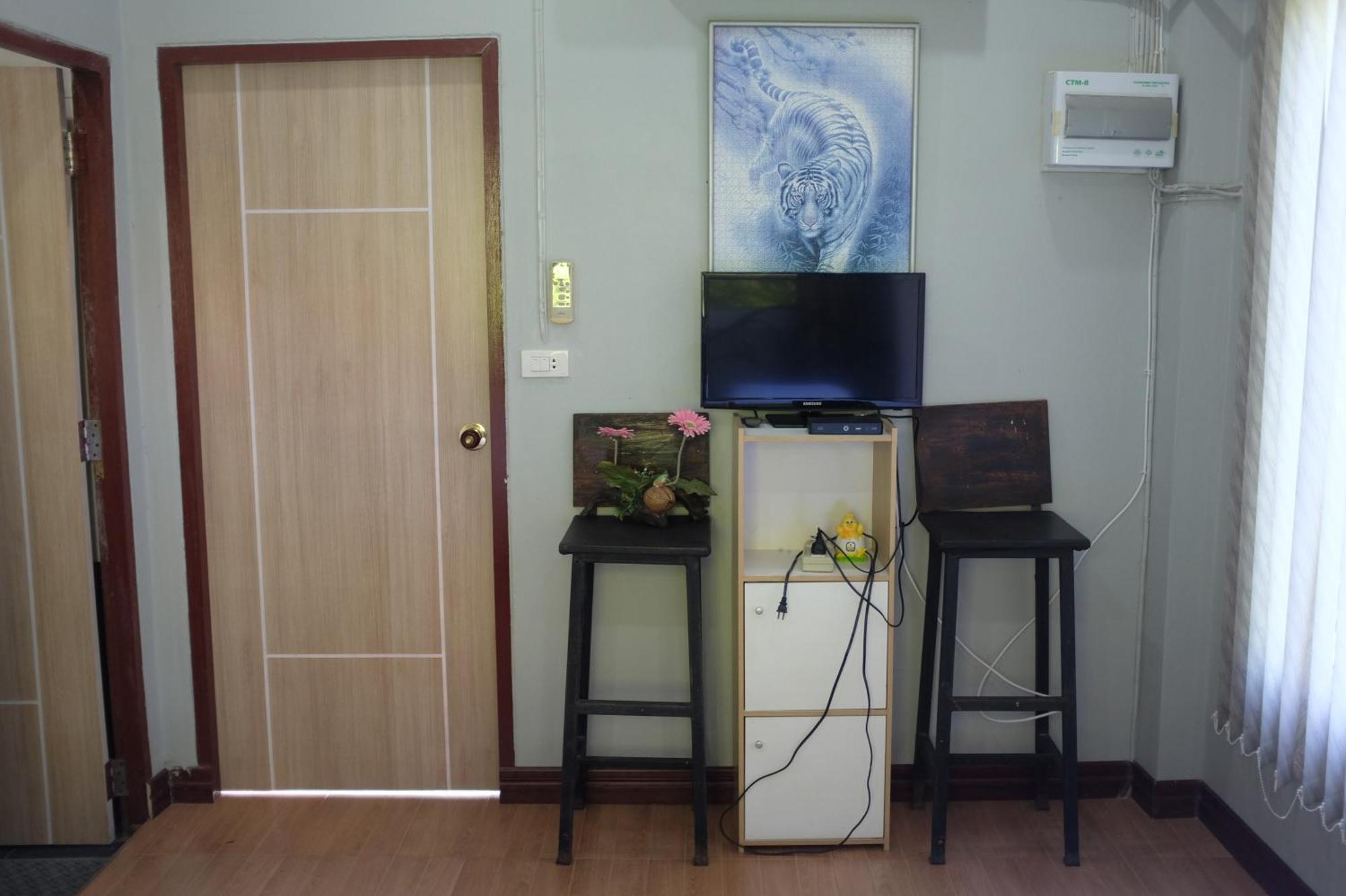 Rai Boonsom Apartamento Phrao Quarto foto