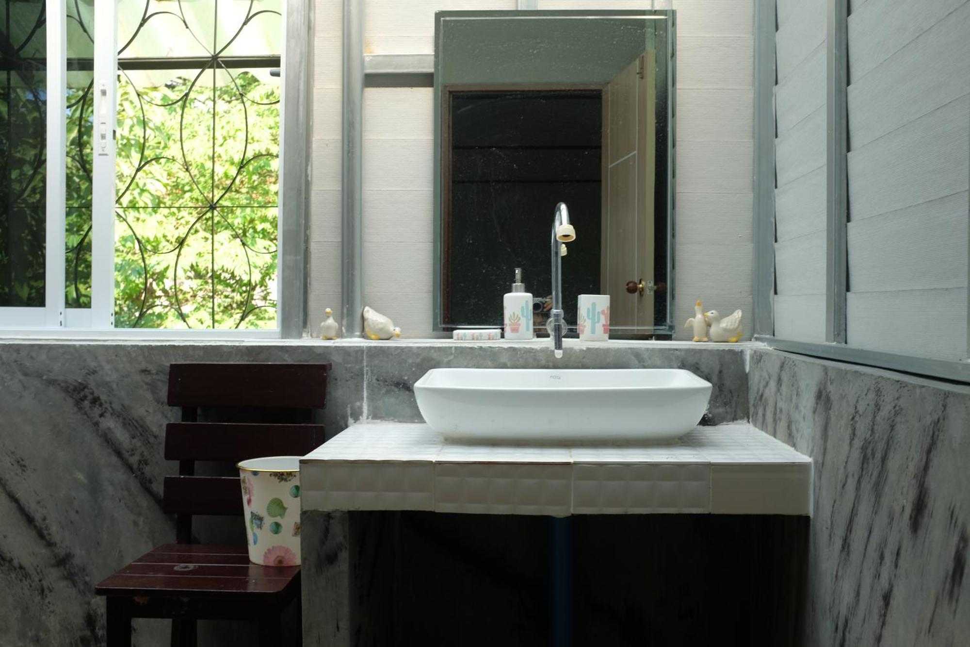 Rai Boonsom Apartamento Phrao Quarto foto