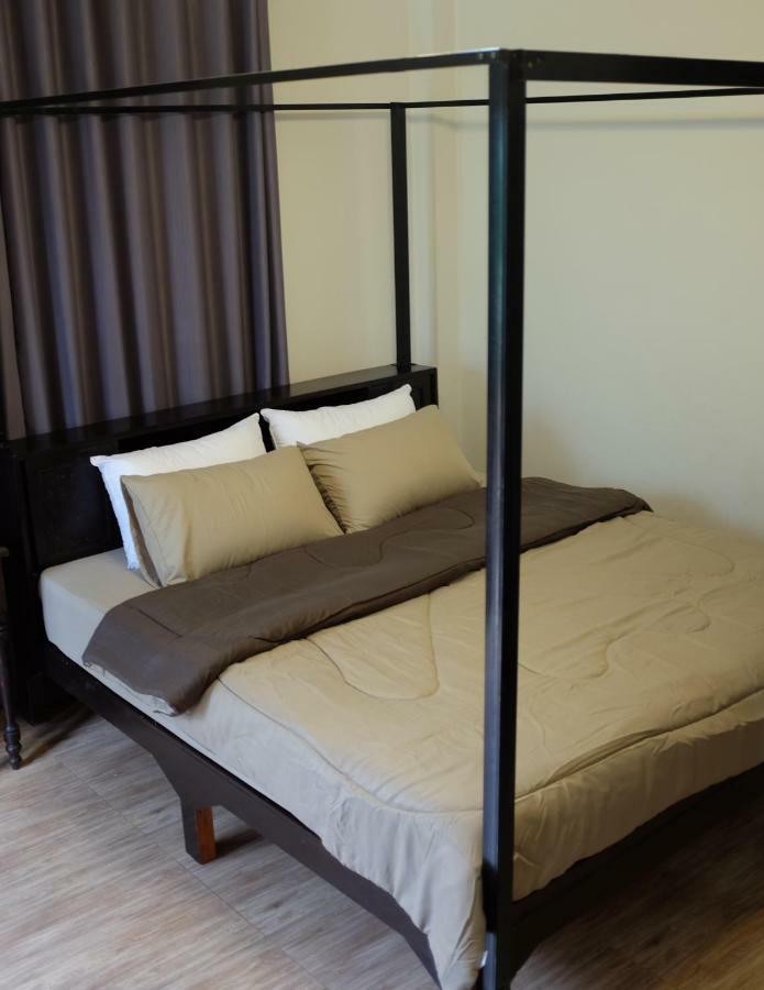 Rai Boonsom Apartamento Phrao Quarto foto